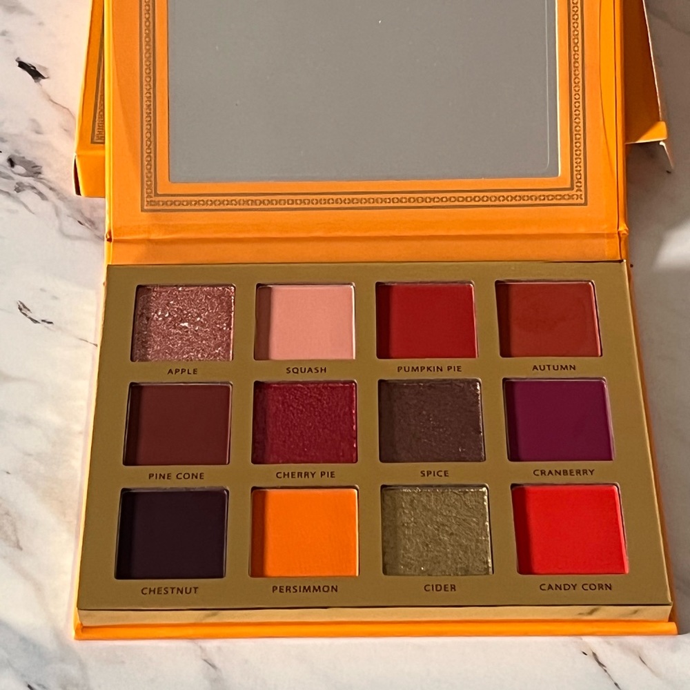 ACE BEAUTE FALLING FOR YOU EYESHADOW PALETTE